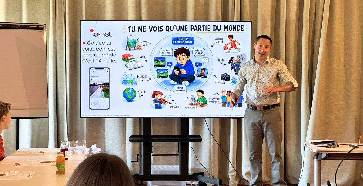 Nicolas Pourbaix anime l'atelier "Lucidit&eacute; num&eacute;rique pour les enfants"