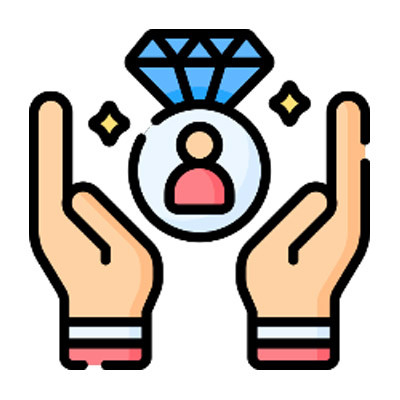 Une main entourant un diamant. Dans l'anneau, on y voit une personne. 