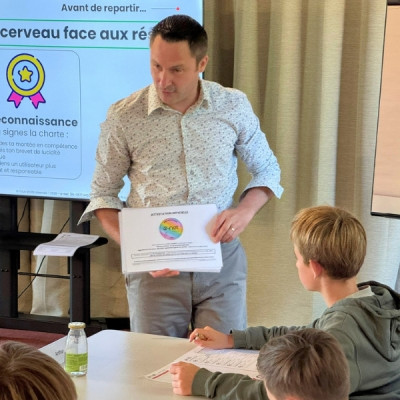 Première promotion certifiée Humain–IA Responsable présentée par e-net. group en Belgique francophone